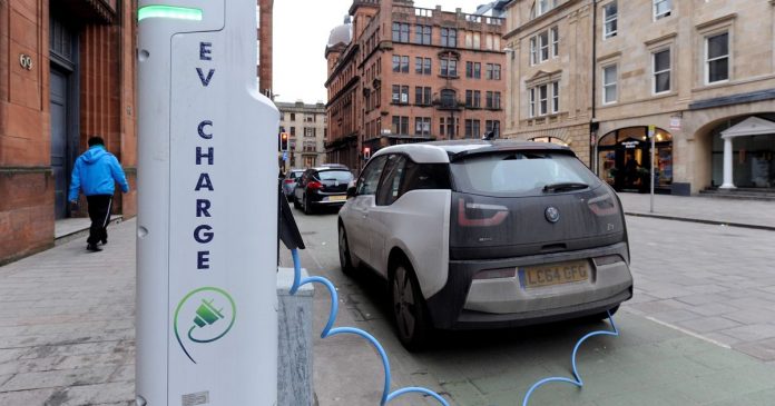 Electric car charging fees to be introduced in the city center after the Council Bill exceeds GBP 215,000

