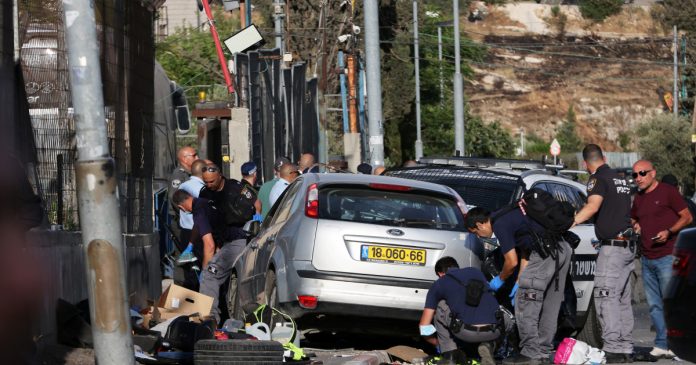   Palestinians shot after car hit Israeli police in Jerusalem |  Gaza News

