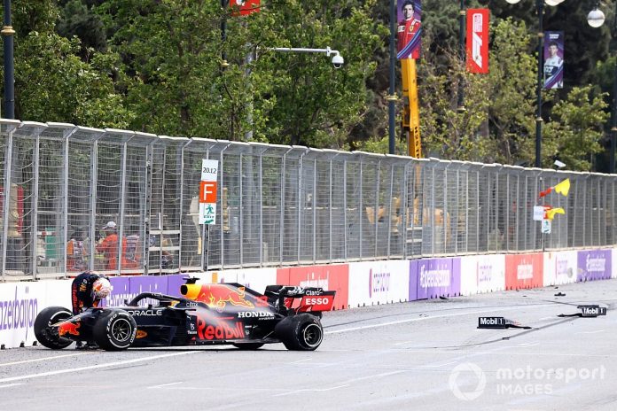 Drivers to raise concerns over safety car delay in Baku