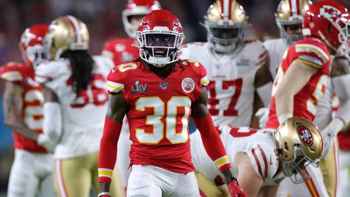 Former Detroit Lions player Alex Brown was charged with a car accident in Detroit

