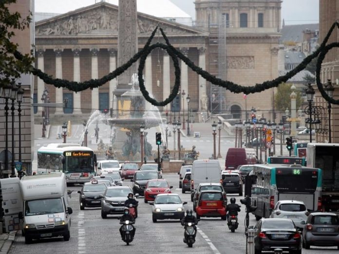 Paris limits the speed of cars to 30 km / h to improve safety and air quality

