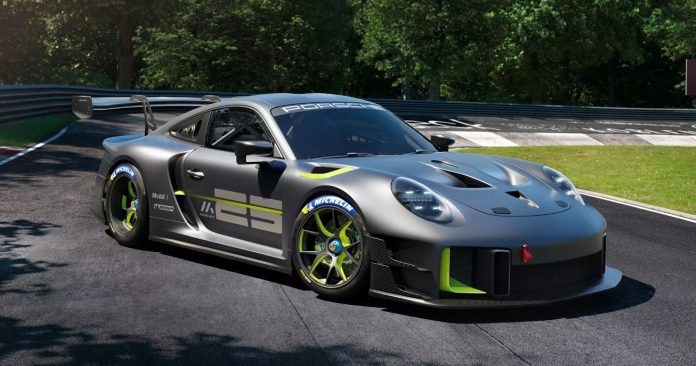 Porsche unveils super exclusive 911 GT2 RS Clubsport 25

