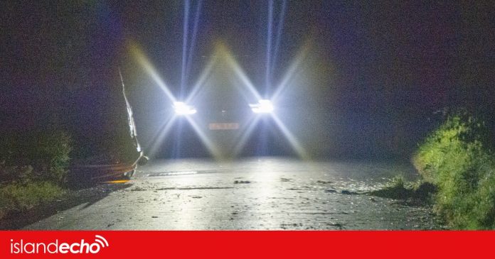 NITON ROAD CLOSED BY POLICE AFTER AUTO ROLLS HOSPITALISING 2 - Iceland Echo


