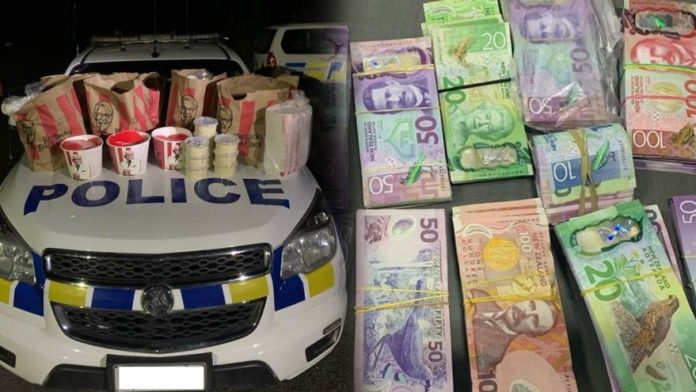   Gang employee caught with over $ 100,000 in cash, trunk full of KFC on the Auckland border |  1 NEWS

