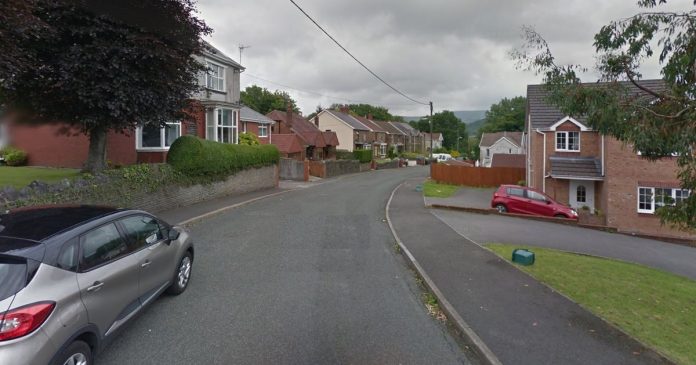 An elderly man, 87, dies in a car crash against a wall

