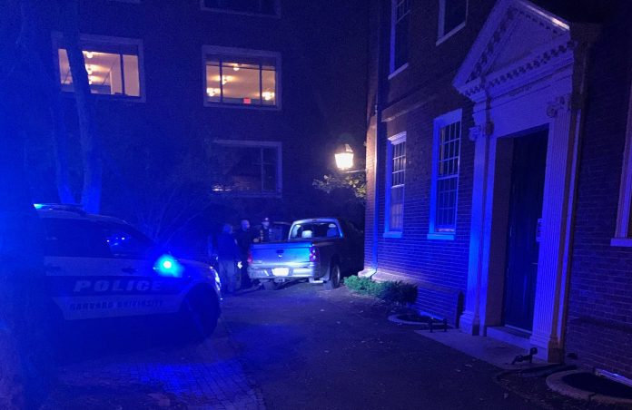  Car accident at Harvard Yard, almost hit several students |  news

