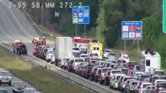 A multiple car crash locks I-95 north in Volusia County on a busy day of travel - WFTV

