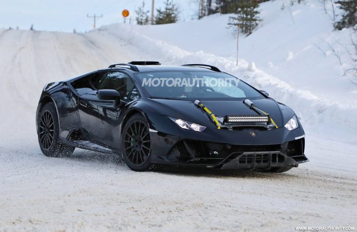 Bentley Flying Spur Hybrid, Lamborghini Huracan Sterrato, Hydrogen Boat: Car news headlines


