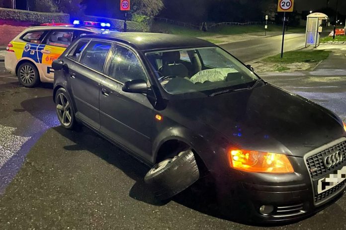 Police deal with two car accidents in Sheffield and Barnsley and confiscate unauthorized vehicles

