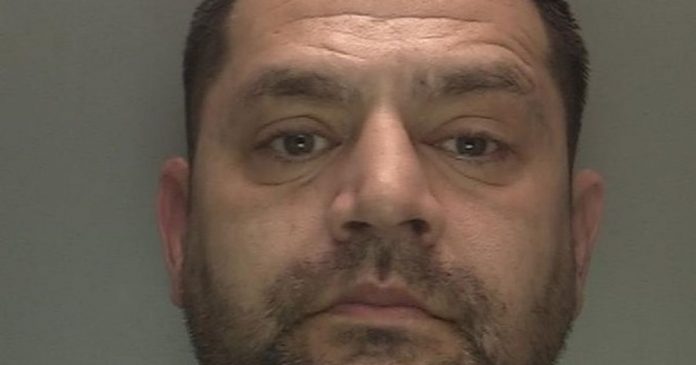 Drunk thief caught while sat in car he's trying to steal
