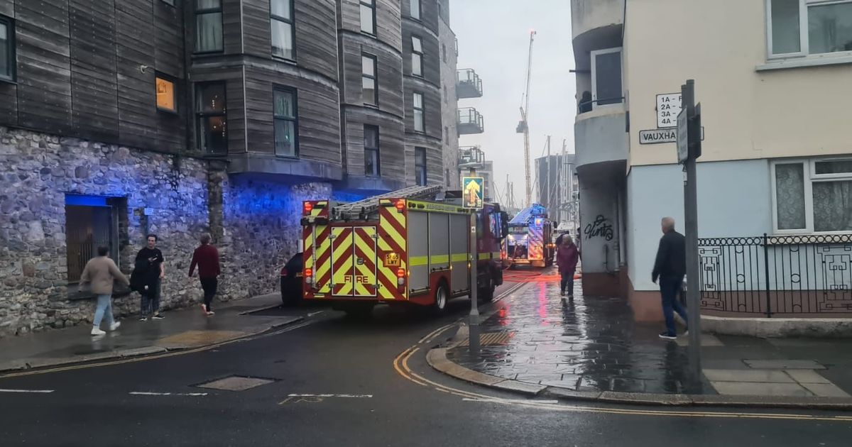 Residents on Vauxhall Street evacuated due to vehicle fire