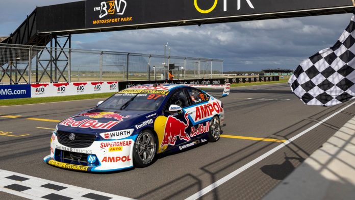 HOLDEN CLINCHES SUPERCARS MANUFACTURERS AWARD
