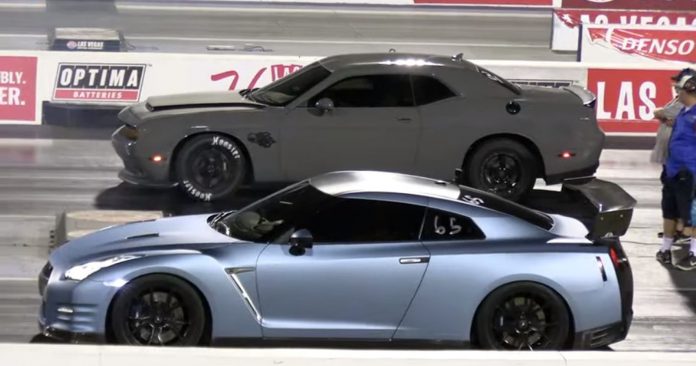 Dodge Challenger Hellcat VS Nissan GTR R35