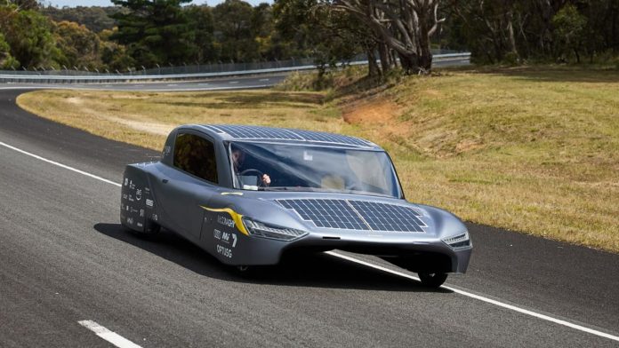 Australian solar-powered electric car drives 1000km on one charge
